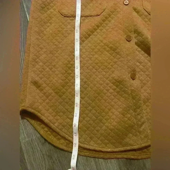 Woman's shacket - Picture 3 of 6